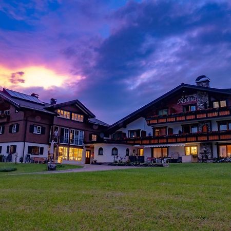 Gaestehaus Mathies Hotel Mittelberg Bagian luar foto