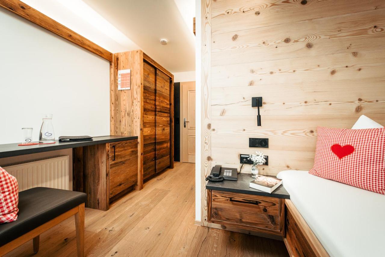 Gaestehaus Mathies Mittelberg Bagian luar foto
