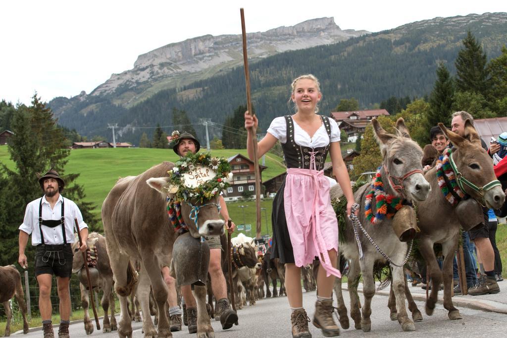 Gaestehaus Mathies Hotel Mittelberg Bagian luar foto