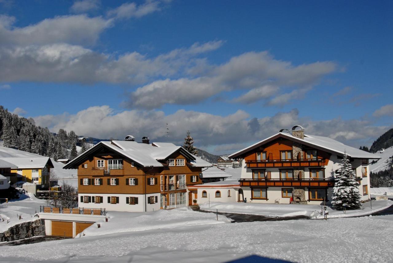 Gaestehaus Mathies Hotel Mittelberg Bagian luar foto